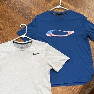 2 tshirts Oakley & Nike